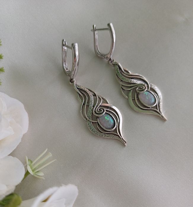 Długie Kolczyki z Opalem