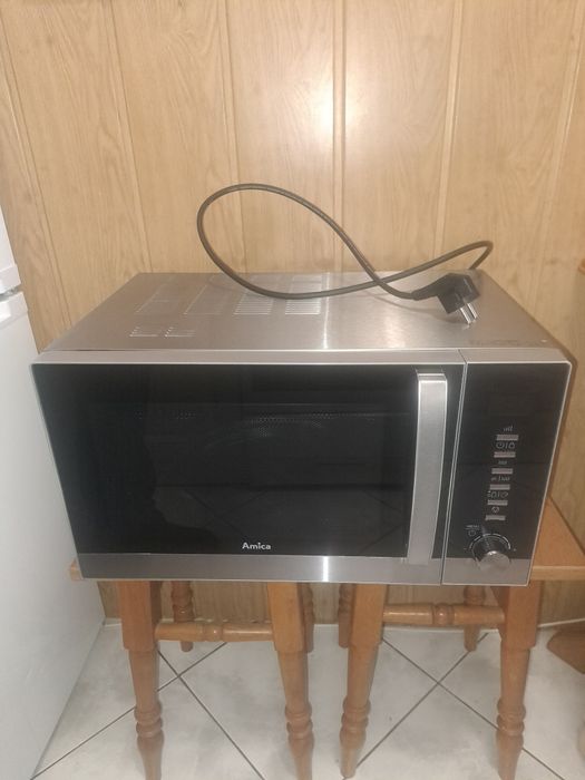 Mikrofalówka Amica AMG 23 E90 23 l + grill
