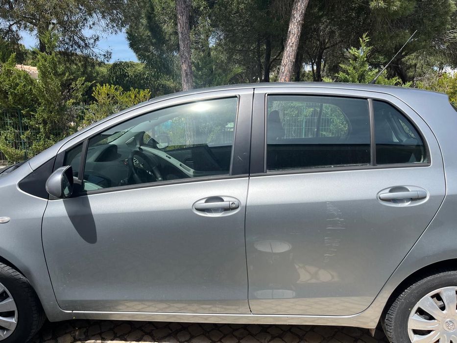 Toyota Yaris – 150 000 km – Muito bom estado
