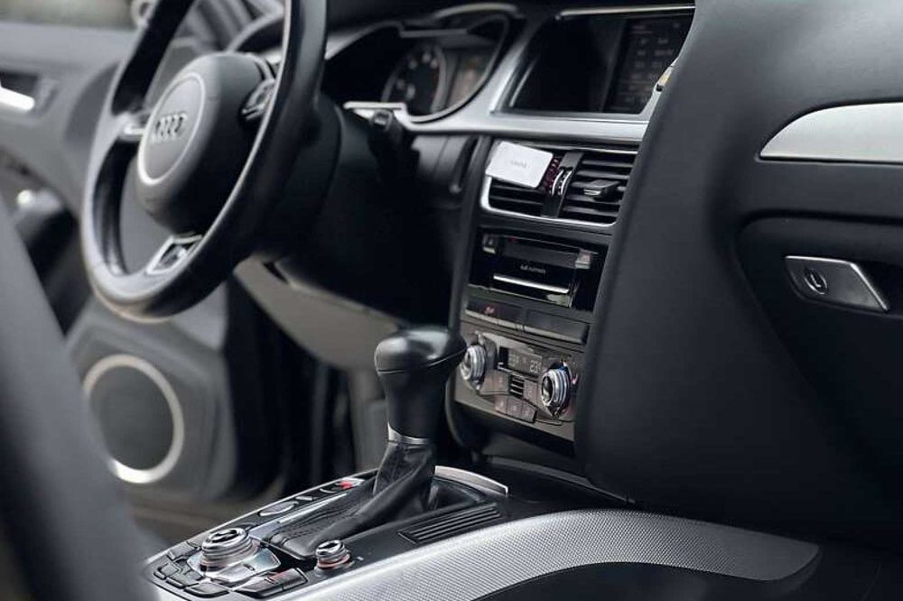 Продам Audi A4 B8