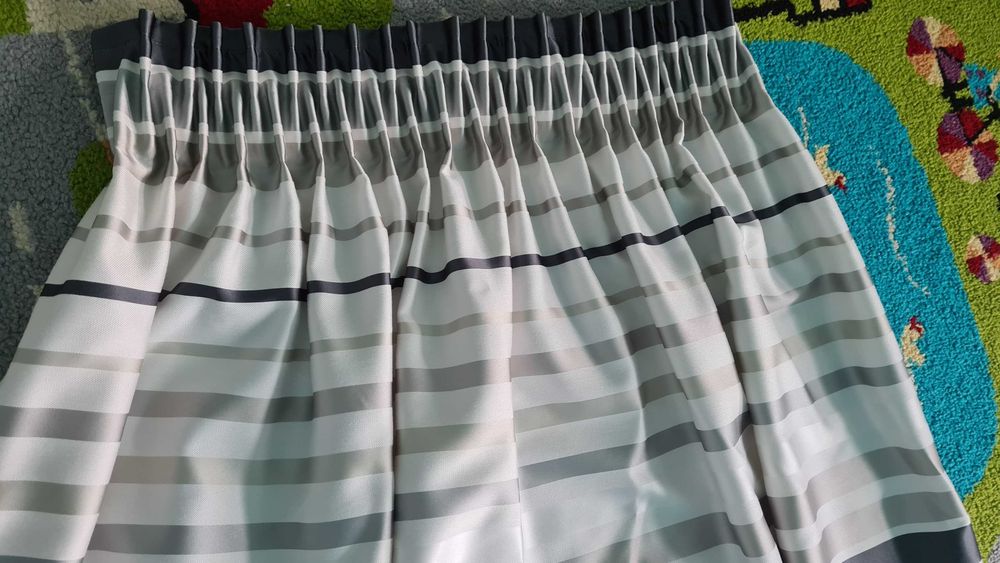 Zasłony 2 sztuki (65cm szerokość, 280cm długość, stan idealny)