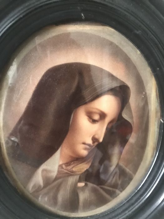 Moldura oval com representação de N.Sra.das Dores - Arte Sacra