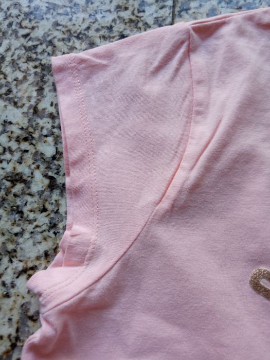 T-shirt de menina de verão