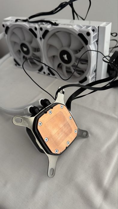 Water Cooler AIO Corsair 240mm (branco)
