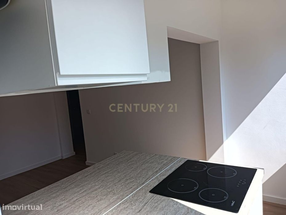 Apartamento T1 renovado – Amadora, Lisboa
