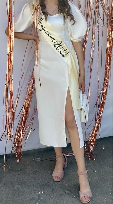 Продам плаття білого кольору