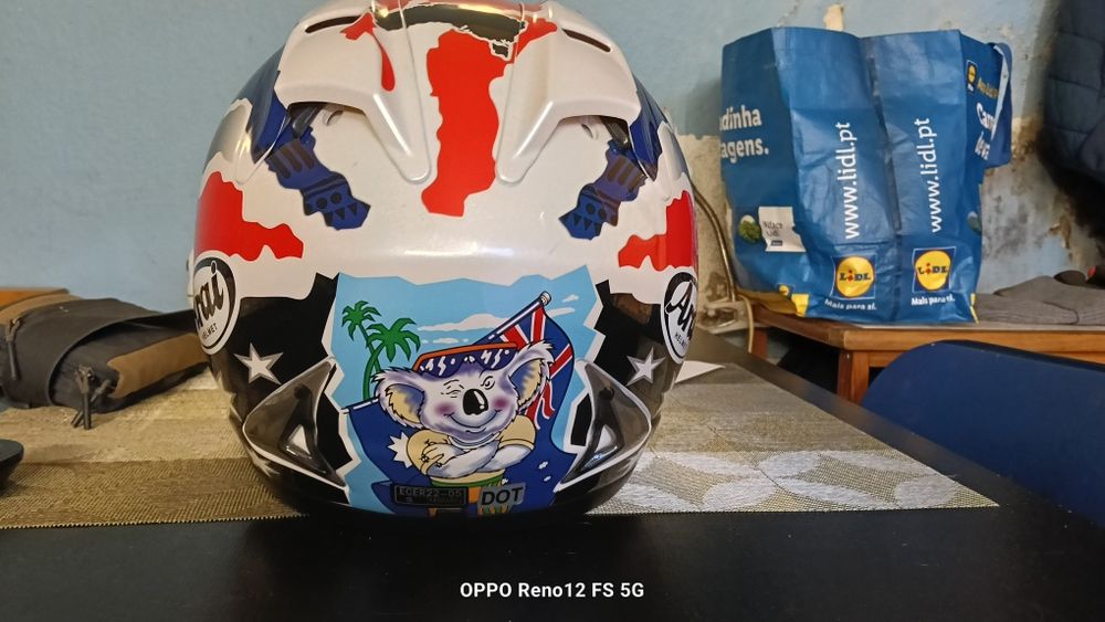 Capacete arai novo.