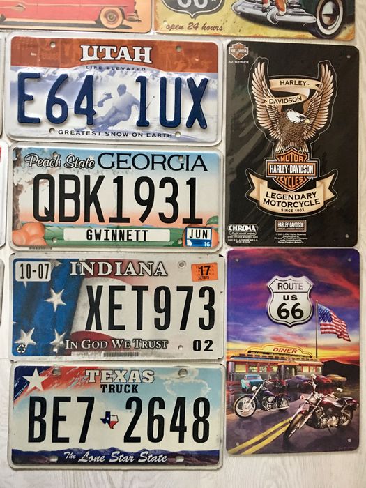 Набор автомобильных номеров и табличек для декора