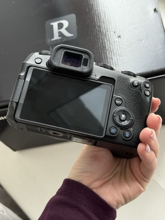 Фотоапарат canon rp бездзеркальна камера