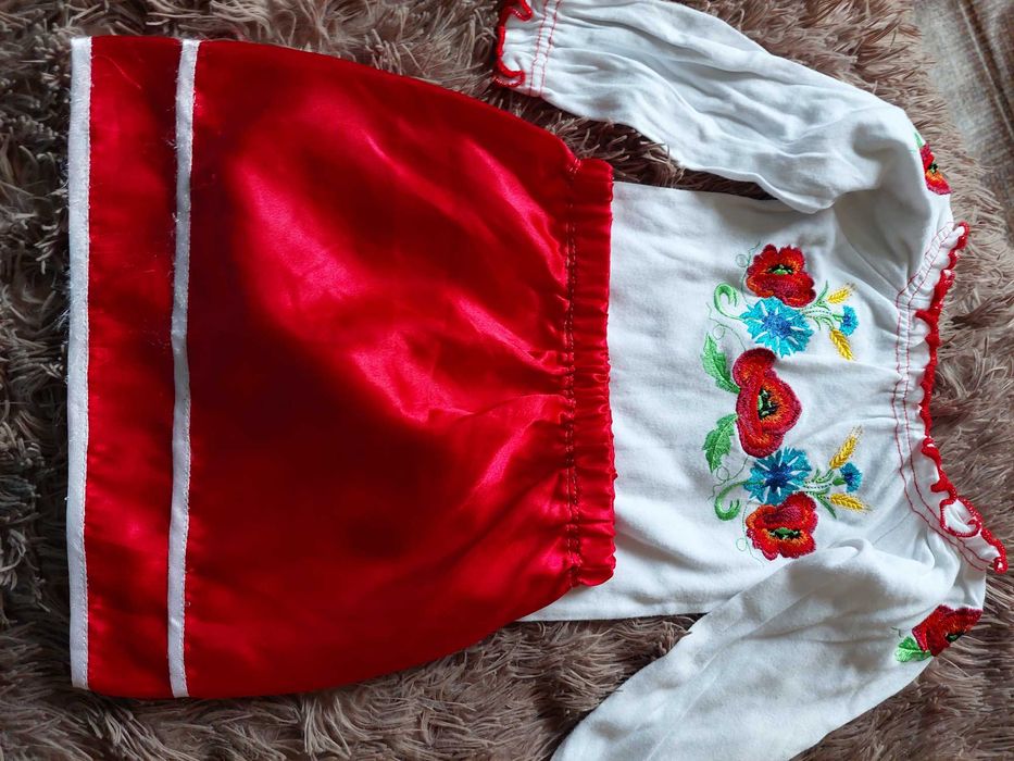 Продам вишиванки для двійні в чудовому стані. Дуже красиві!