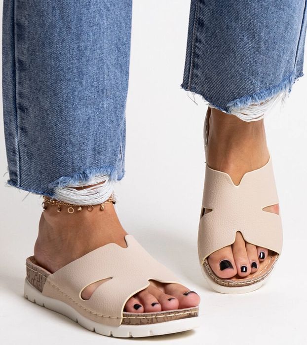 Beżowe klapki ze skórzaną wkładką Masha