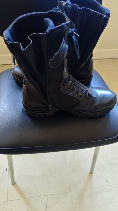 Botas militares  com fecho