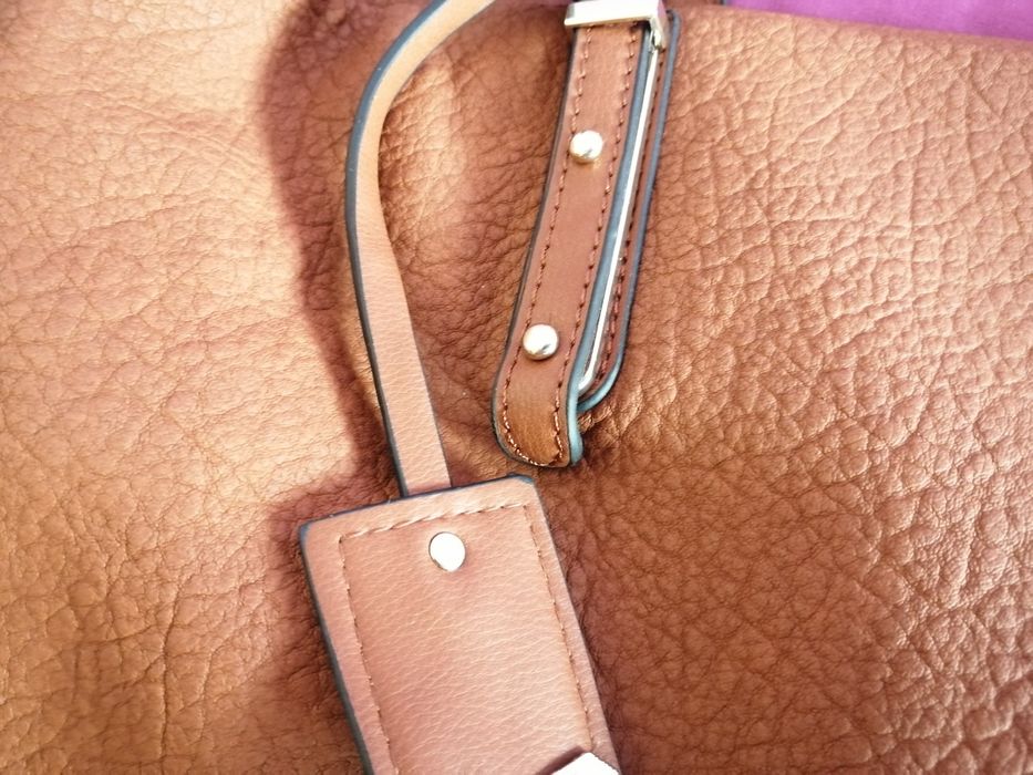 Mala grande castanha NOVA com fivela