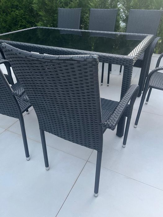 Conjunto de mesa e 8 cadeiras novas em rattan