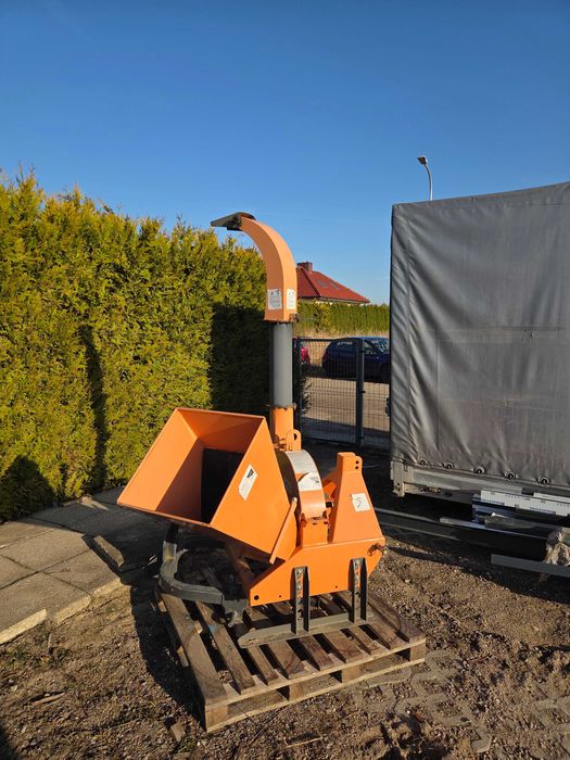 RĘBAK DO GAŁĘZI BX42S Rębak do drewna / rozdrabniacz WOM