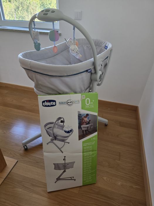 Berço Chicco Baby Hug 4 em 1 Glacial com colchão para venda