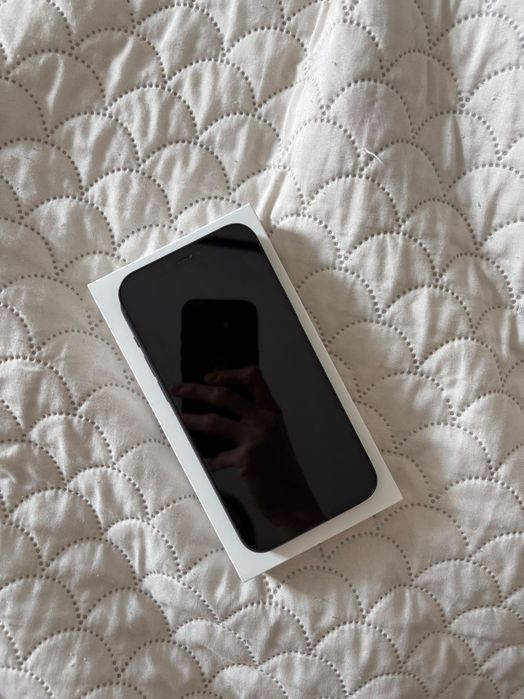 iPhone 12 czarny z pudełkiem stan bardzo + case wawa