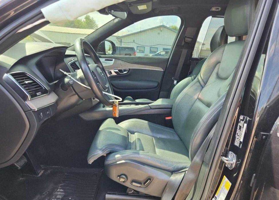 2021 Volvo XC90 T6 inscription