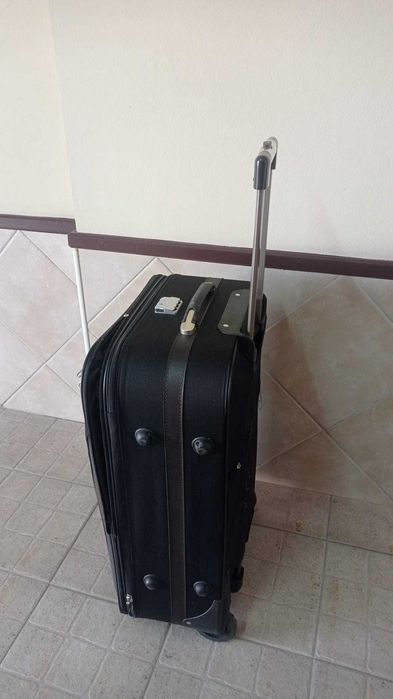 Mala de viagem grande com rodas