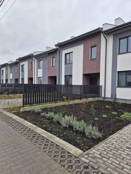 Продаж таунхаус  с Боратин