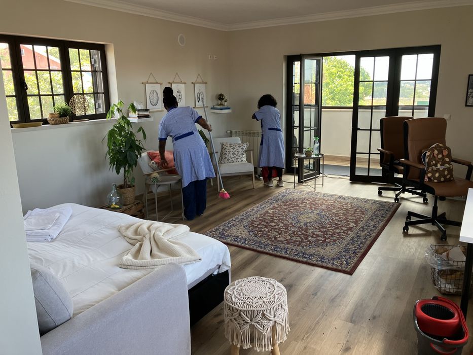 Serviços de Limpezas doméstica e Comercial| Cleaning Services