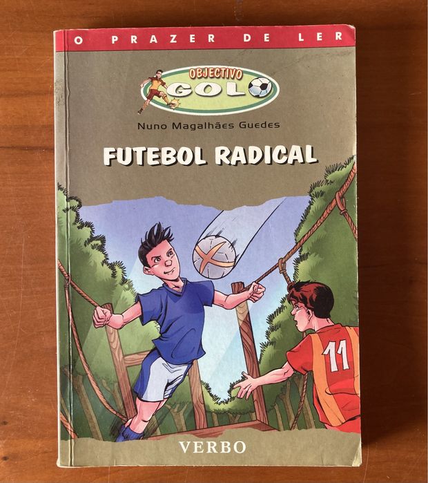Livro da coleção Futebol Radical
