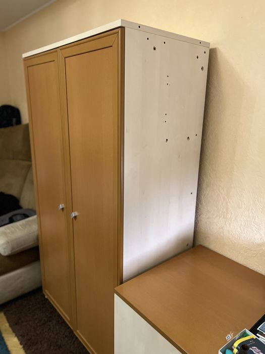 Шафа для зберігання речей із поличками та штангою. Б/у