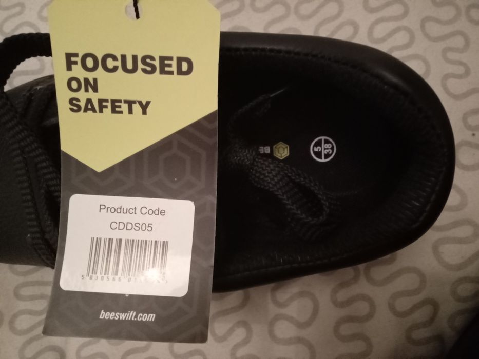 Buty robocze z ochrona palcy