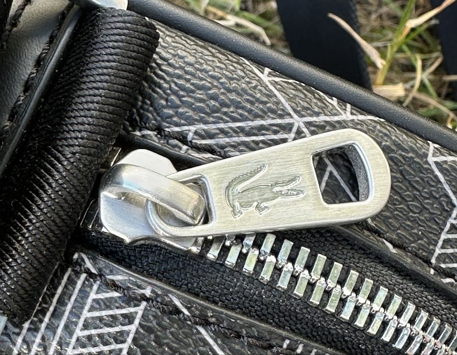 Продам Messenger Lacoste Monogram