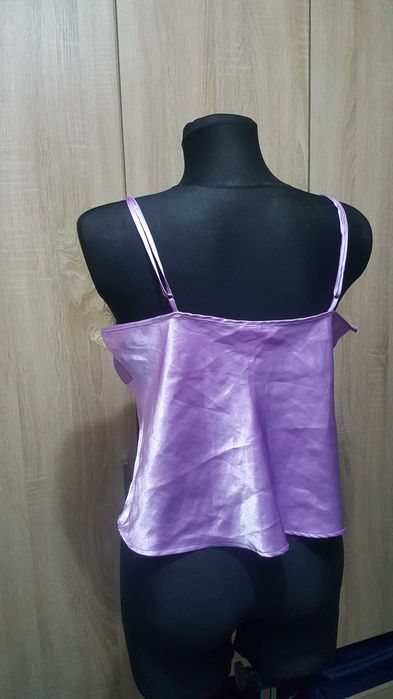 Satynowa pidżamka komplet dwuczęściowy.