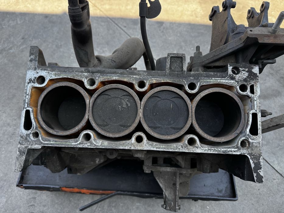Bloco motor Peugeot 1.8 16v