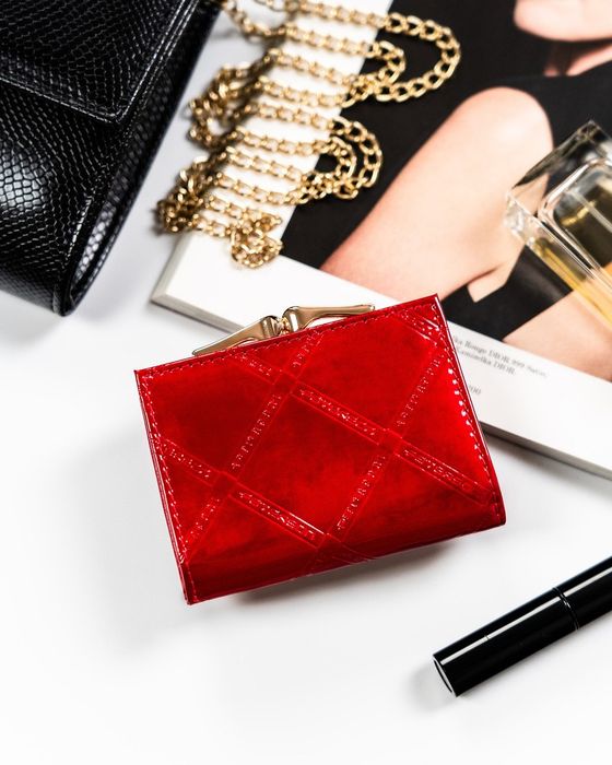 niewielki, skórzany portfel damski na bigiel i zatrzask - peterson