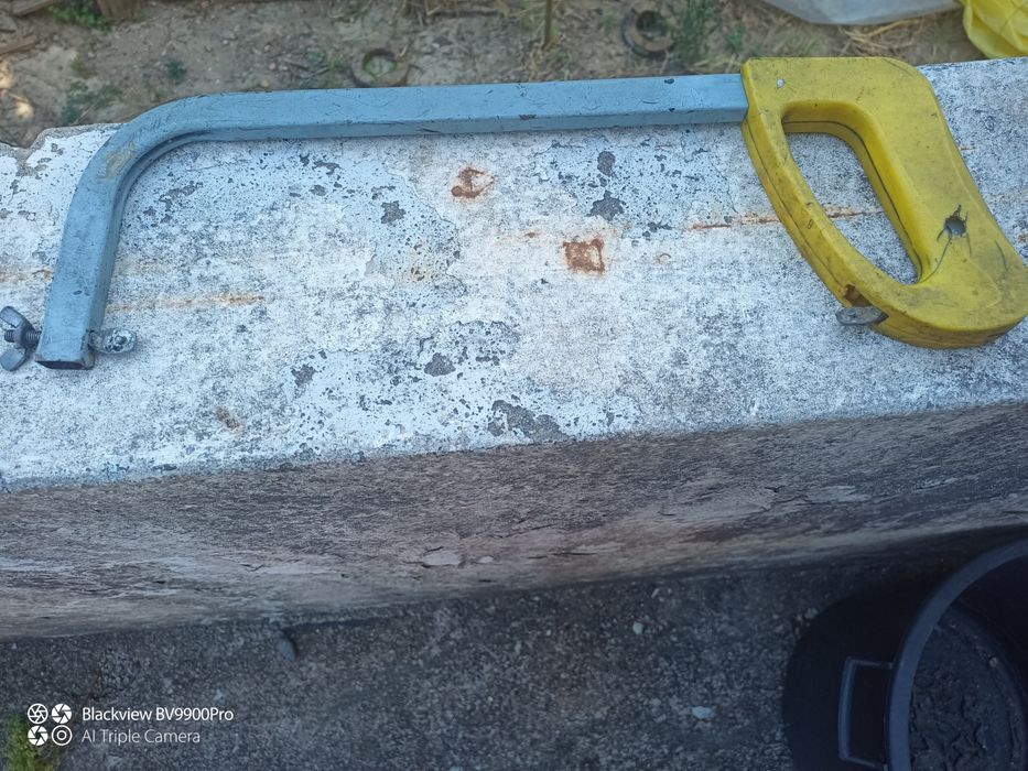 Serrote cortar ferro mais pistola de silicone