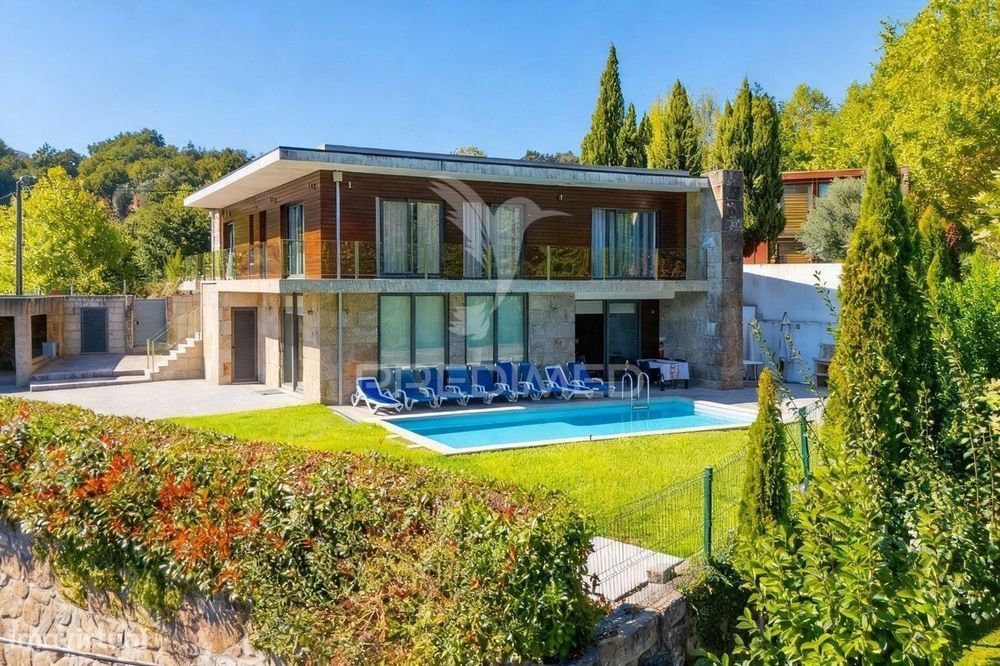 Moradia Individual T5 com 5 Suítes, Piscina e Vistas Desafogadas |...