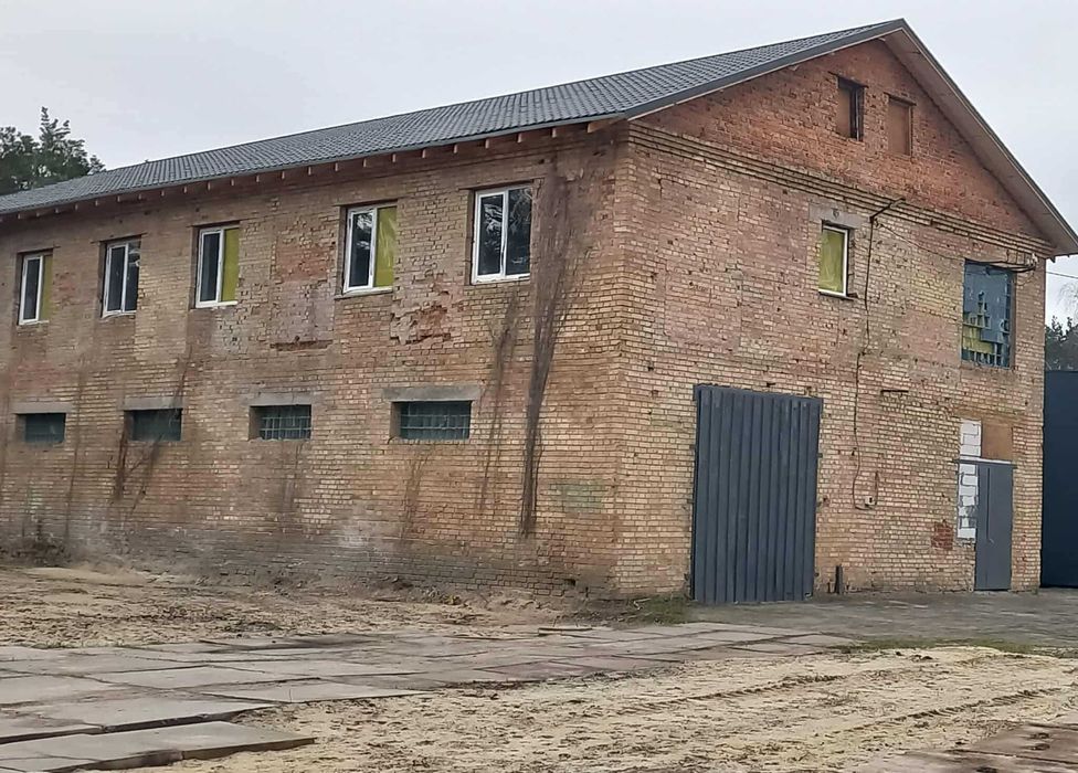 Сдам Склад 465кв.м  Офисное здание 426 кв.м  в Гостомеле , Длительно!