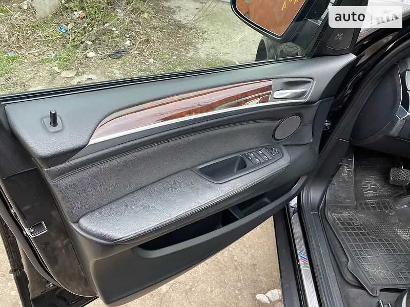 BMW X5 2012
E70 (FL)