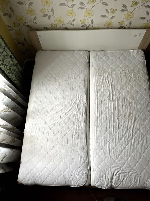 Ліжко двуспальне з ортопедичними матрацами