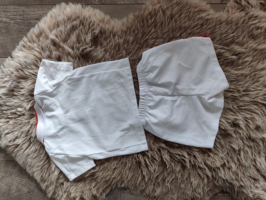 Balo czerwony komplet bluzka + spodenki r.74