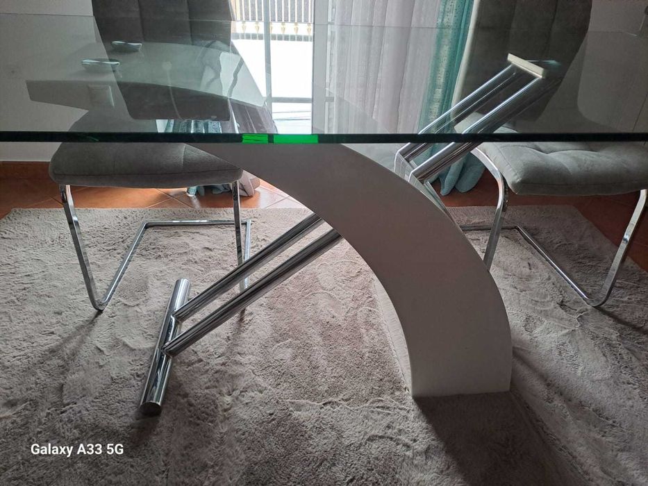 Mesa de vidro Medidas: 90cm X 180cm