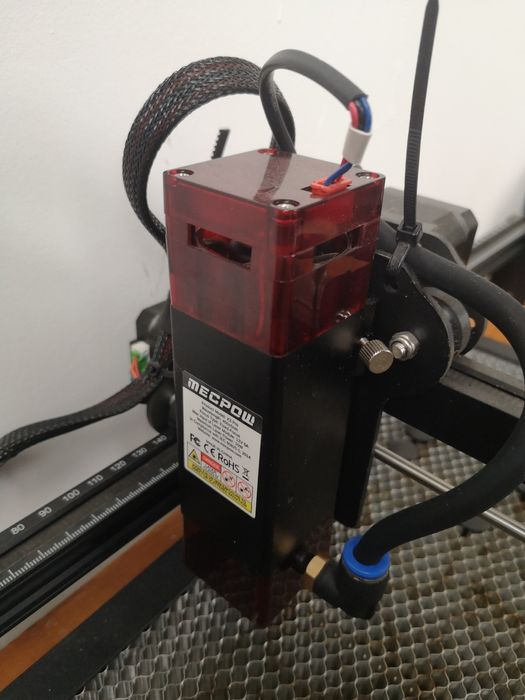 Máquina de gravação a laser