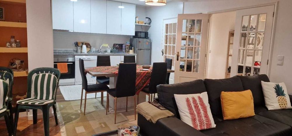 T2+1 Remodelado com Terraço de 100 m² e Vista Mar – Praia de Angeiras