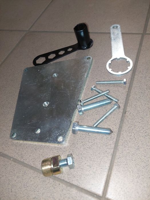 Sprzedam zestaw silnika rometowskiego motorynka klucze ściągacze kpl
