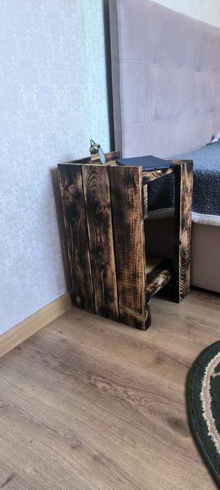 При краватка тумба