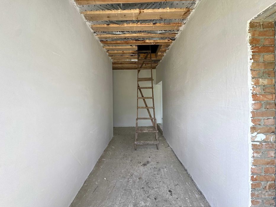 Продам добротну американку з окремим заїздом в районі Авторинку