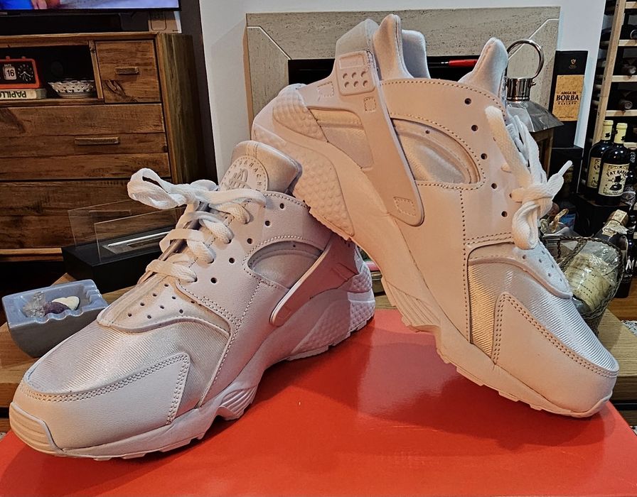 Ténis novos a estrear, Nike HUARACHE white total 45, 29cm.