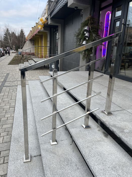 Перила з нержавійки  , огородження ,  перила зі склом  та деревом!!!
