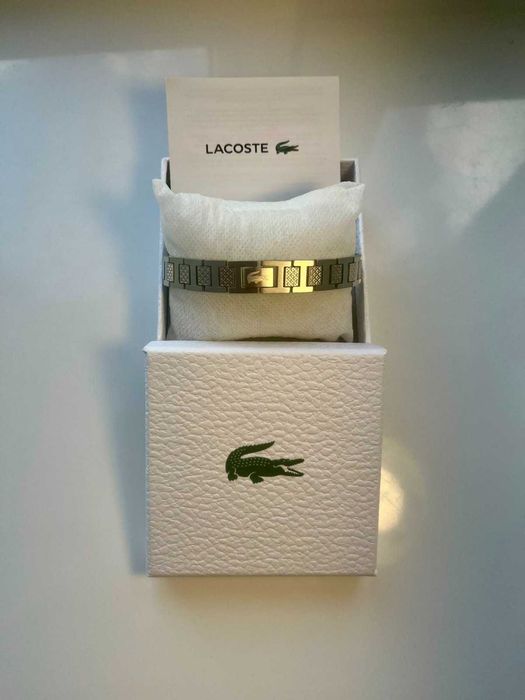 Стильний металевий браслет від Lacoste