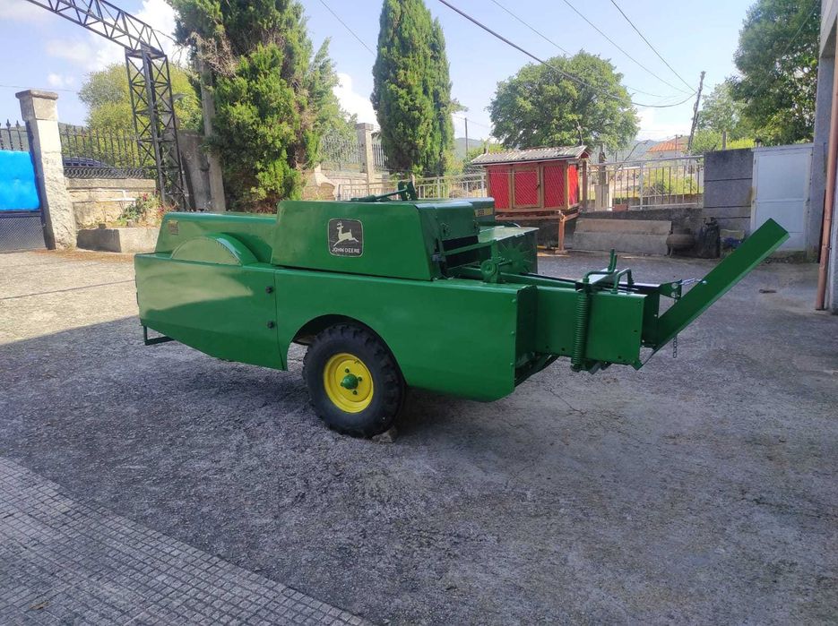 Enfardadeira John Deere 339