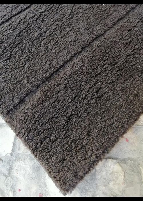 Tapete castanho pêlo curto