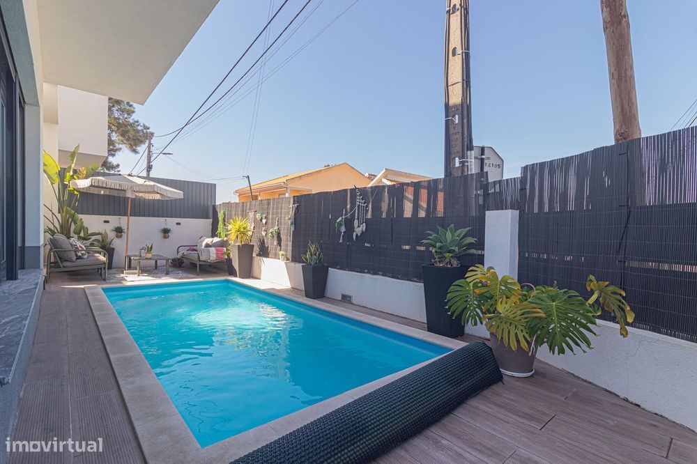 Moradia geminada T3+1 à venda em Quinta das Laranjeiras